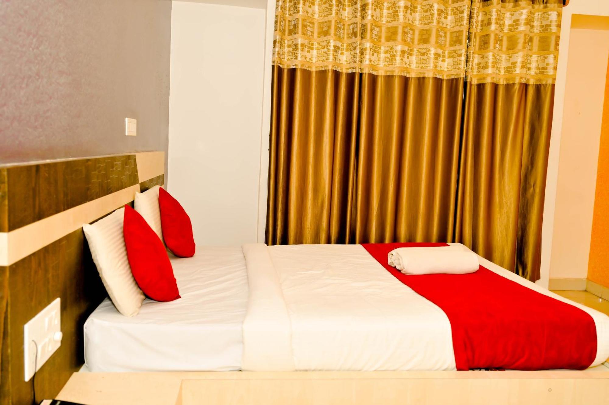 Hotel Townhouse Mk Chikmagalūr Esterno foto