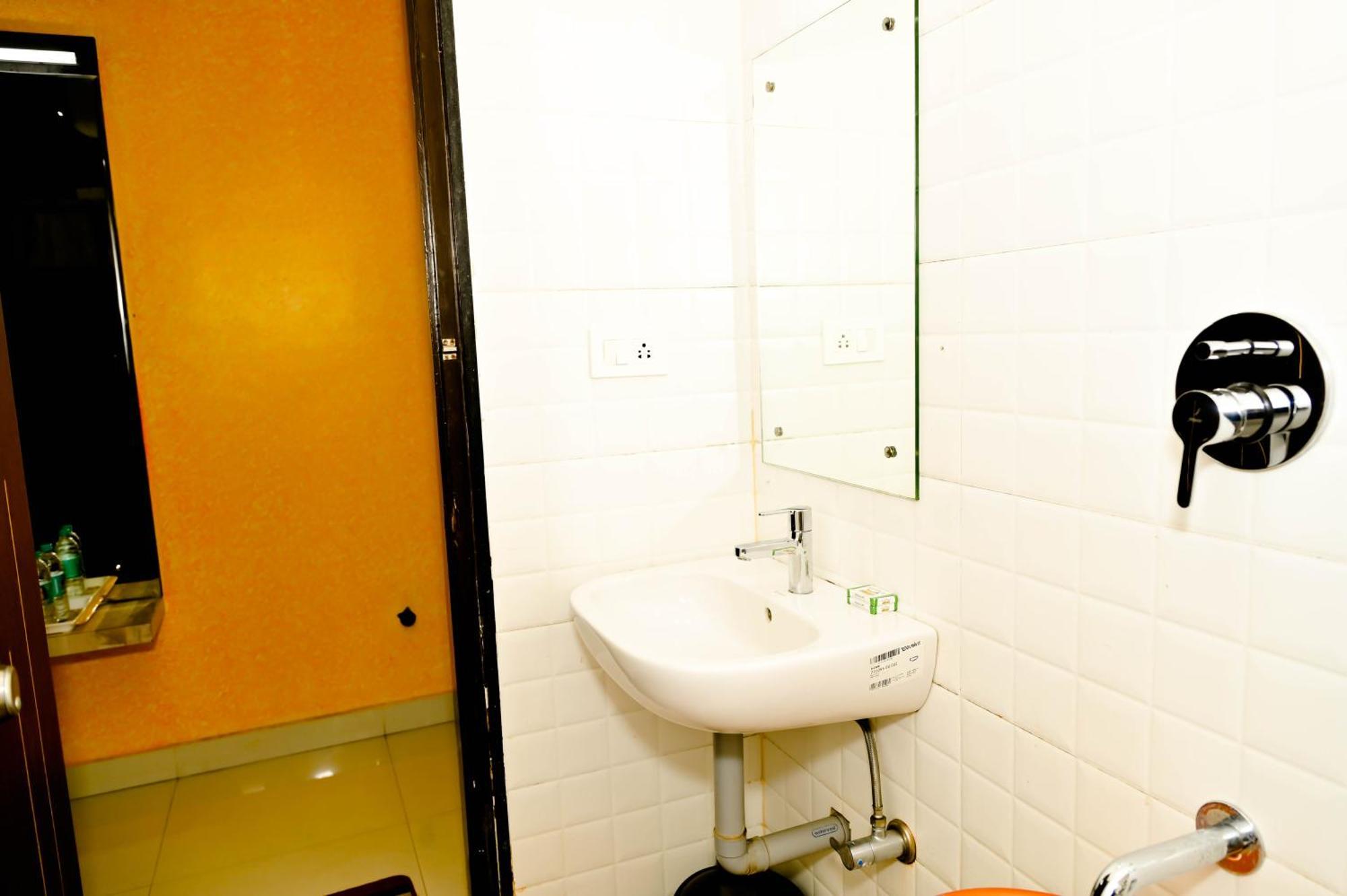 Hotel Townhouse Mk Chikmagalūr Esterno foto