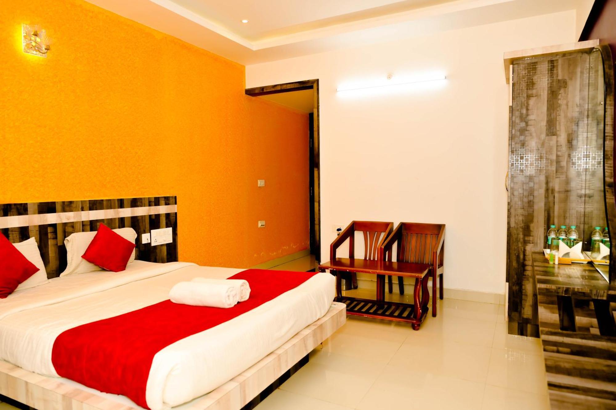 Hotel Townhouse Mk Chikmagalūr Esterno foto